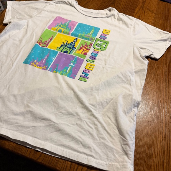 Walt Disney World XXL white tshirt with great vintage‎ logo and colors - Picture 2 of 7